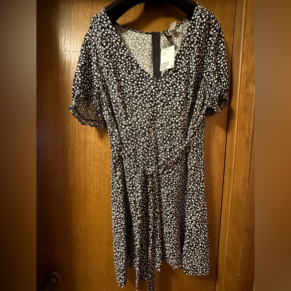 Brand new T-shirt dress ** tags attached** - Picture 1 of 8